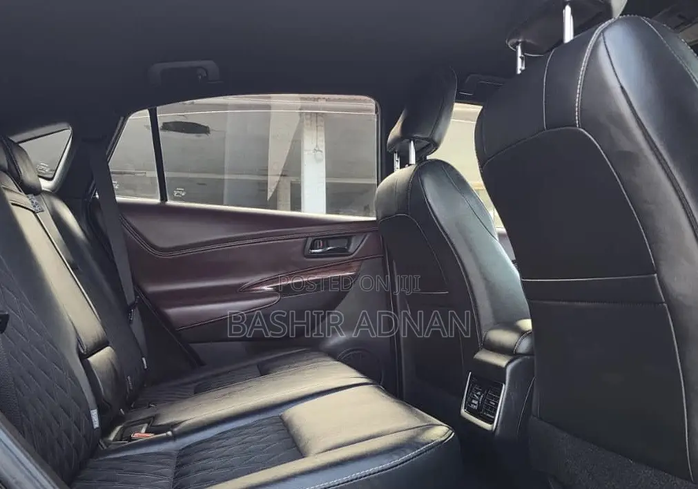 Toyota Harrier 2.0 2015 Brown