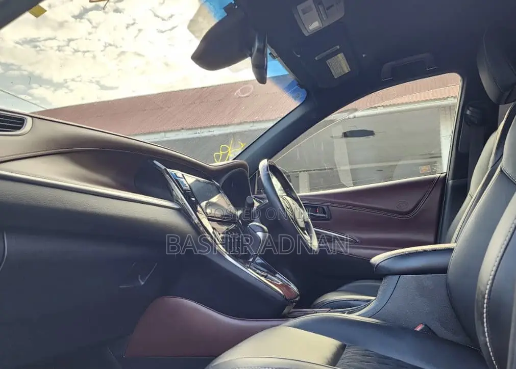 Toyota Harrier 2.0 2015 Brown