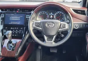 Toyota Harrier 2.0 2015 Brown