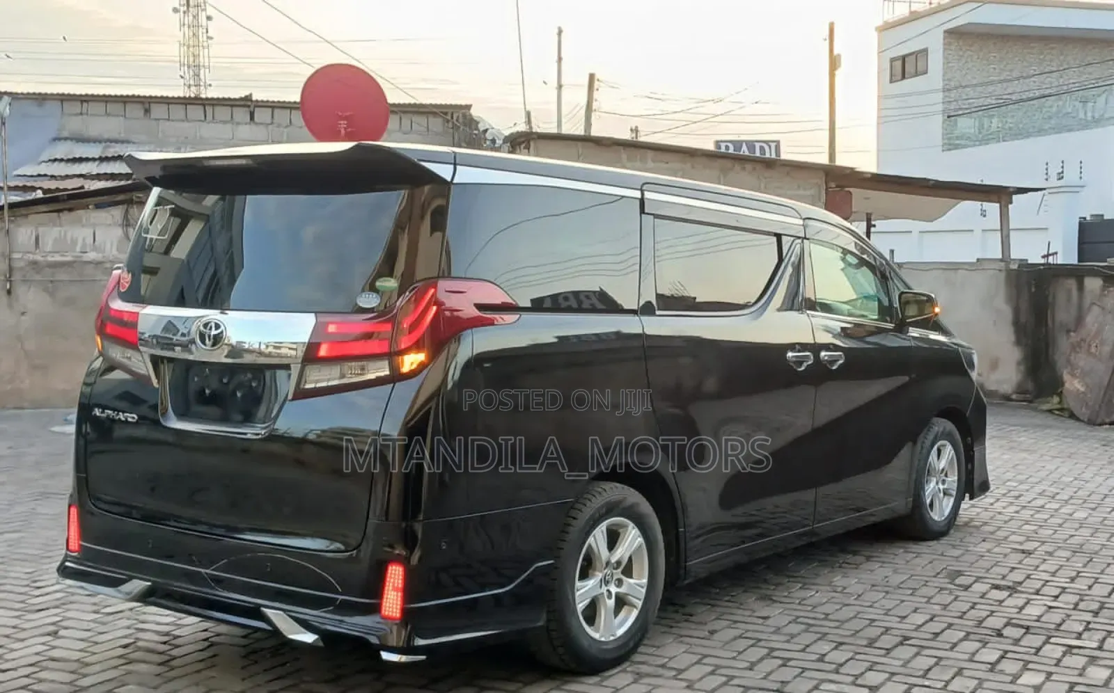 Toyota Alphard 2.5 Hybrid AWD 2016 Black