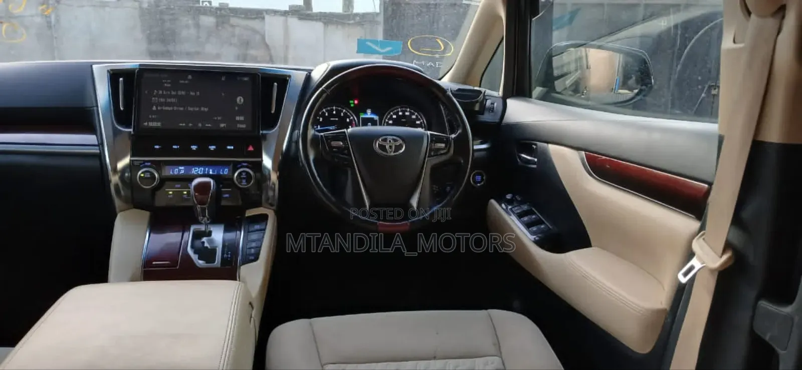 Toyota Alphard 2.5 Hybrid AWD 2016 Black