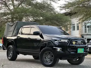 Toyota Hilux 2022 Black