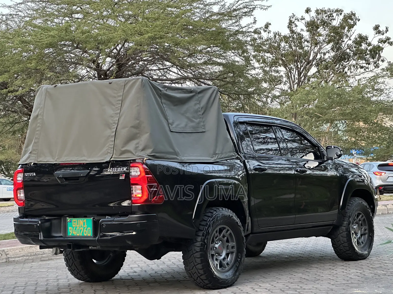 Toyota Hilux 2022 Black