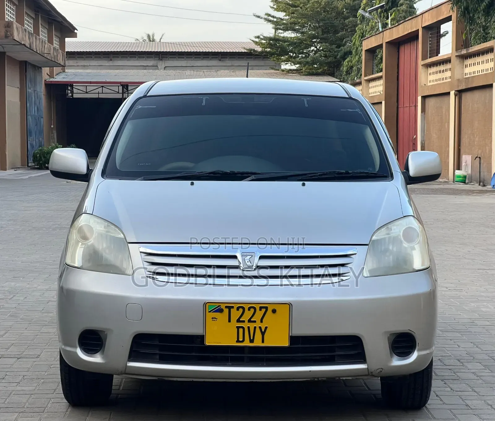 Toyota Raum 1.5 FWD 2004 Silver