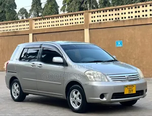 Toyota Raum 1.5 FWD 2004 Silver