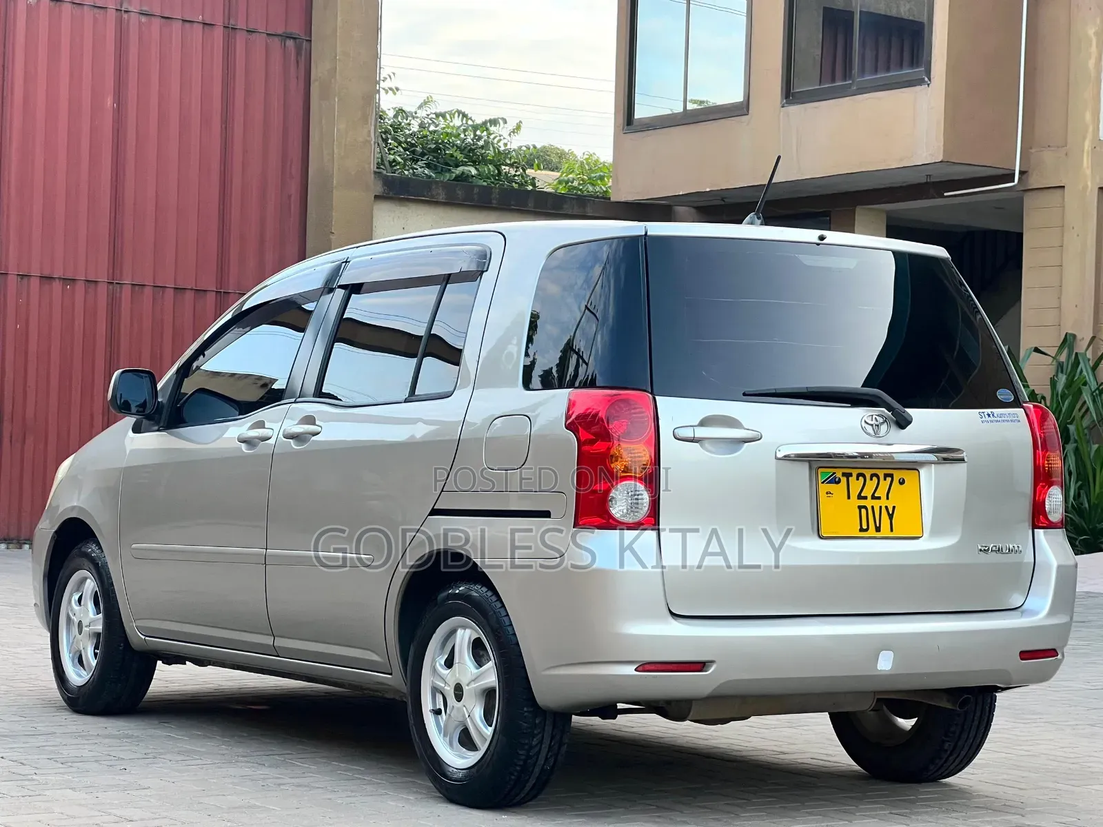 Toyota Raum 1.5 FWD 2004 Silver