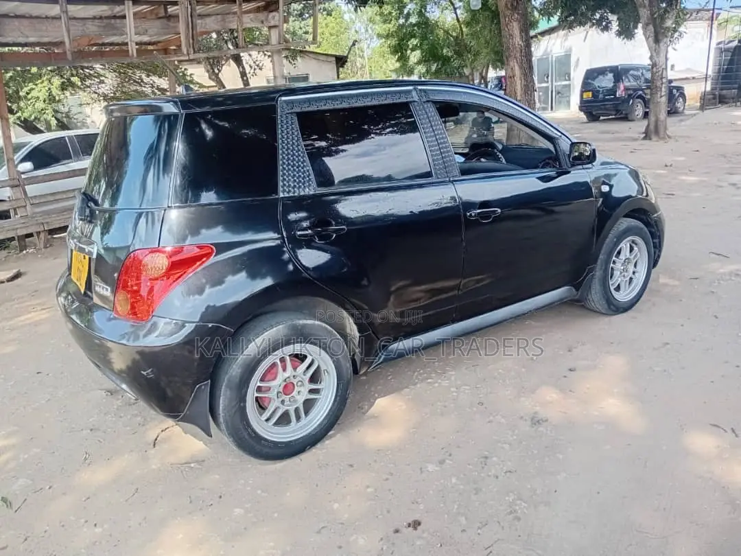 Toyota IST 2005 Black