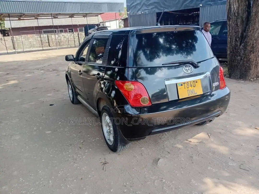 Toyota IST 2005 Black