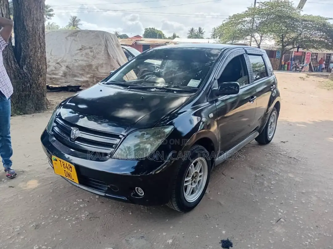 Toyota IST 2005 Black