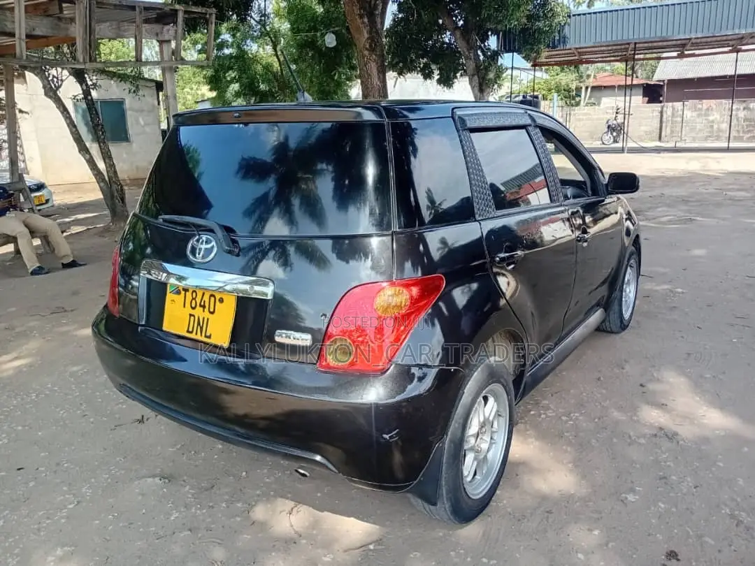 Toyota IST 2005 Black