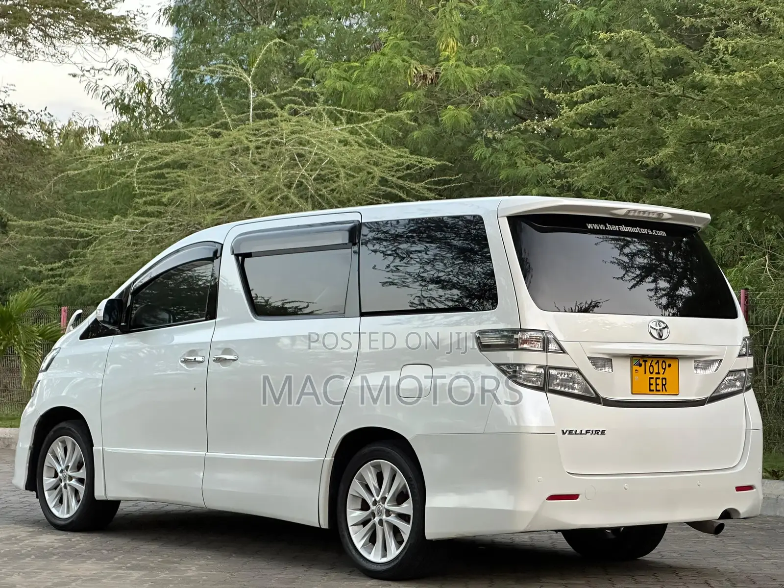 Toyota Vellfire 2009 White