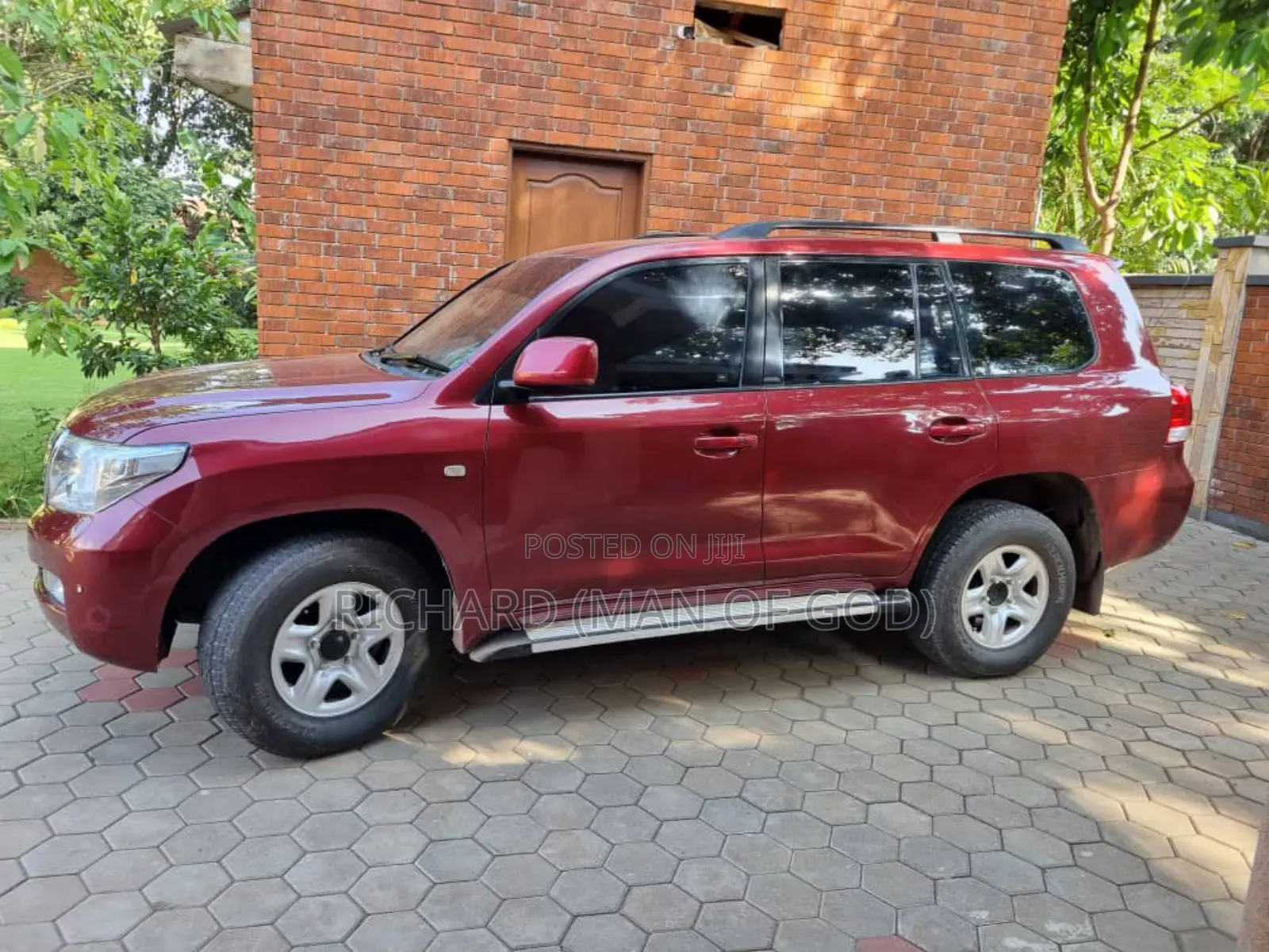 Toyota Land Cruiser 2010 Red