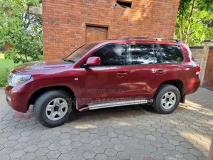 Toyota Land Cruiser 2010 Red