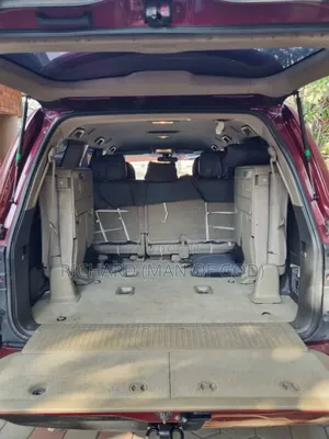 Toyota Land Cruiser 2010 Red