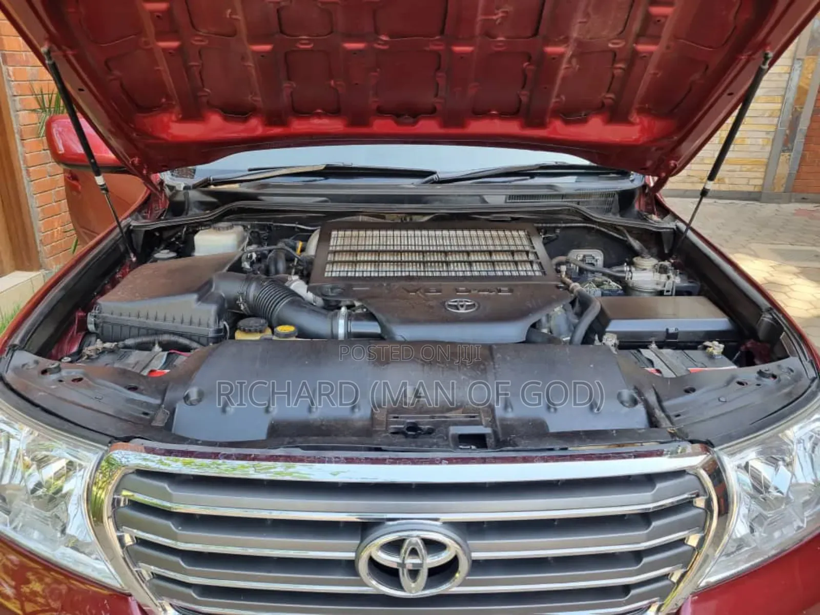 Toyota Land Cruiser 2010 Red