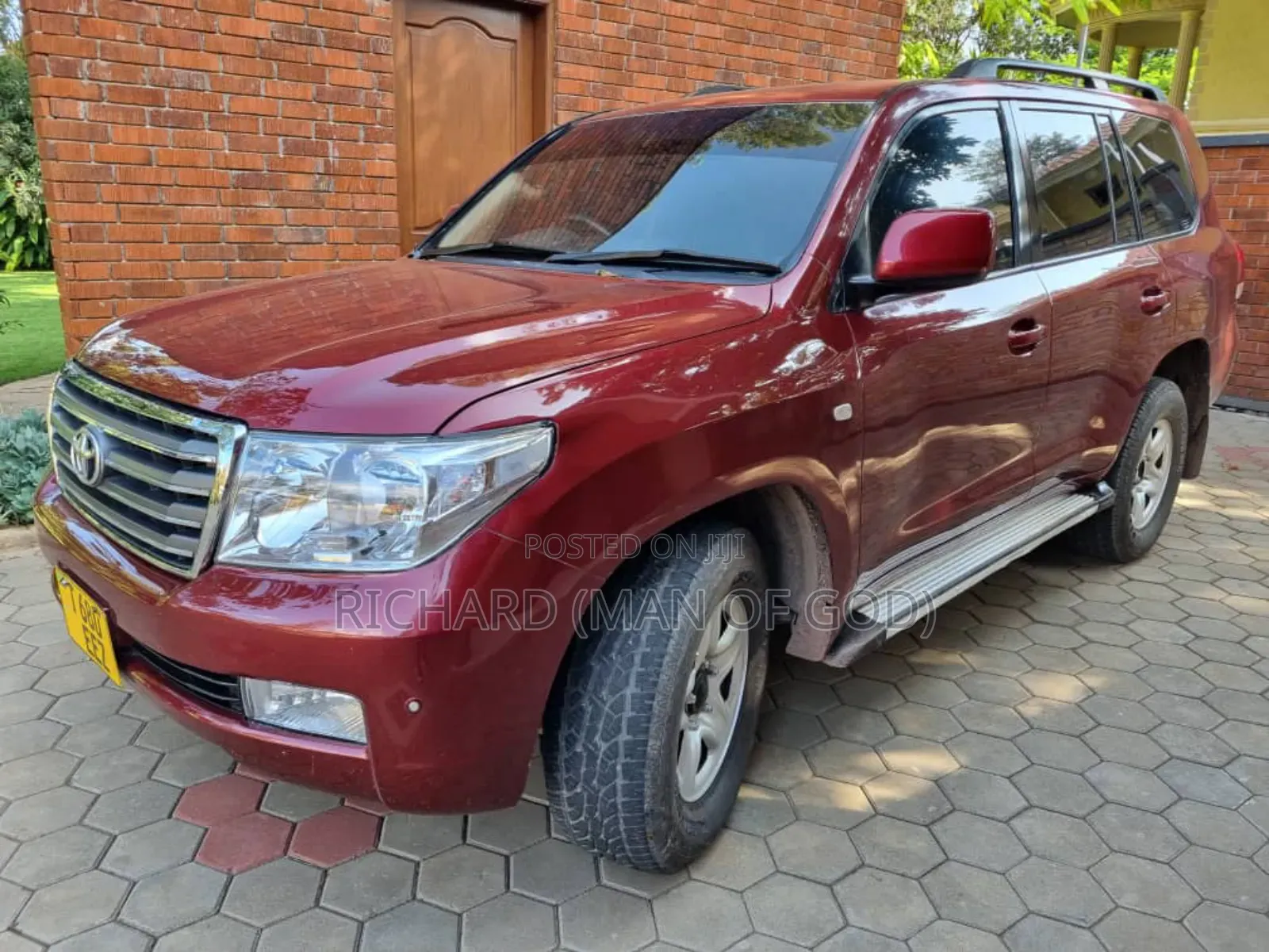 Toyota Land Cruiser 2010 Red