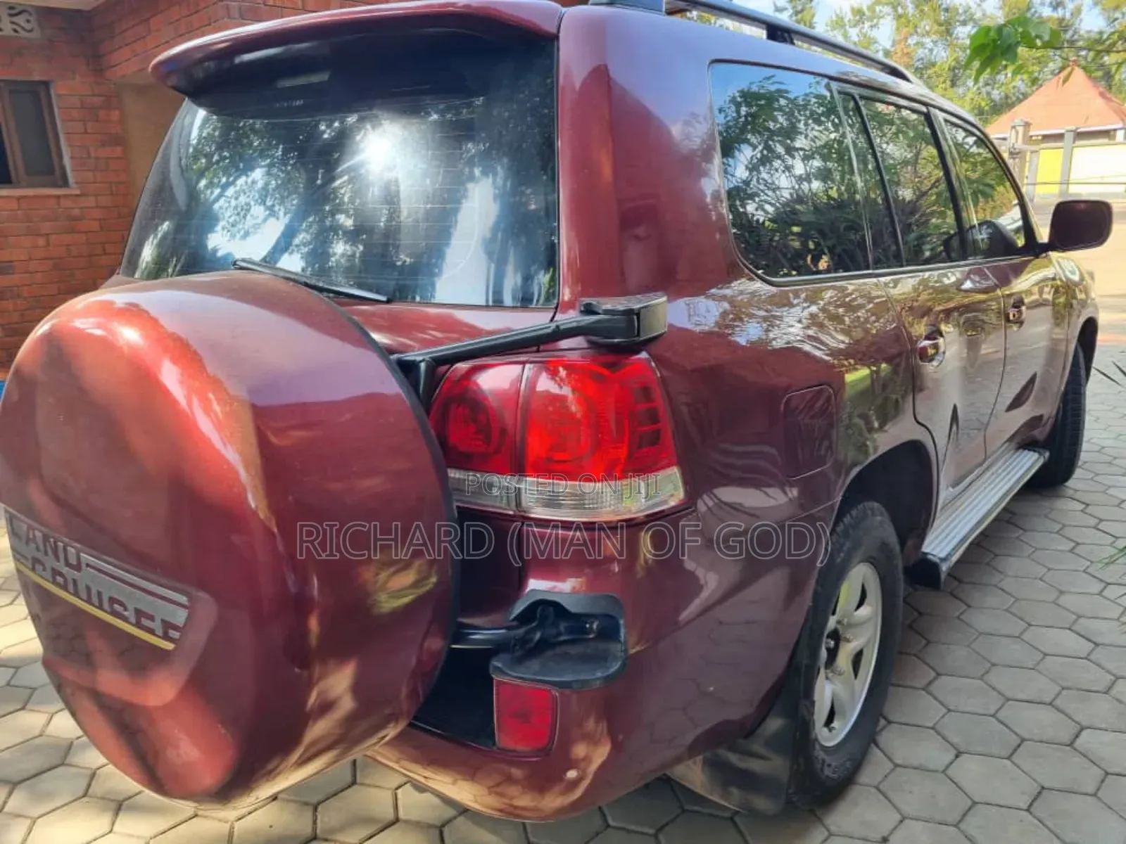 Toyota Land Cruiser 2010 Red