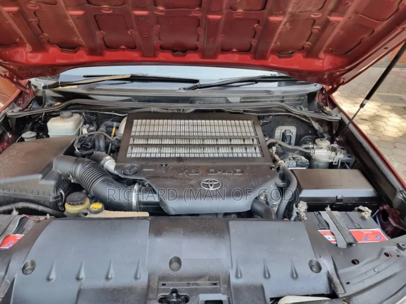 Toyota Land Cruiser 2010 Red