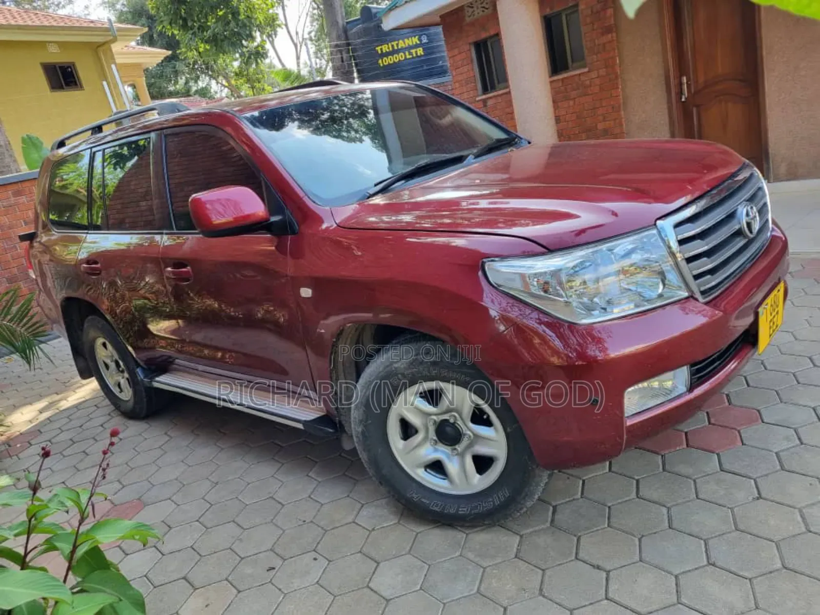 Toyota Land Cruiser 2010 Red