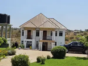 7bdrm House in Njiro for sale