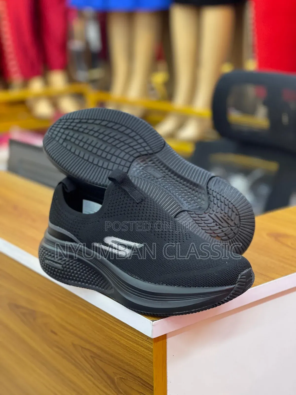 Sketchers Shoes