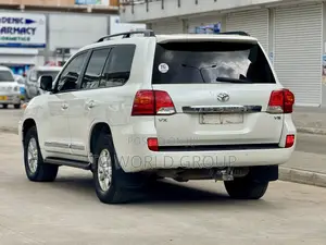 Toyota Land Cruiser 4.5 V8 GL 2012 White