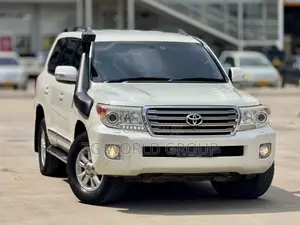 Toyota Land Cruiser 4.5 V8 GL 2012 White
