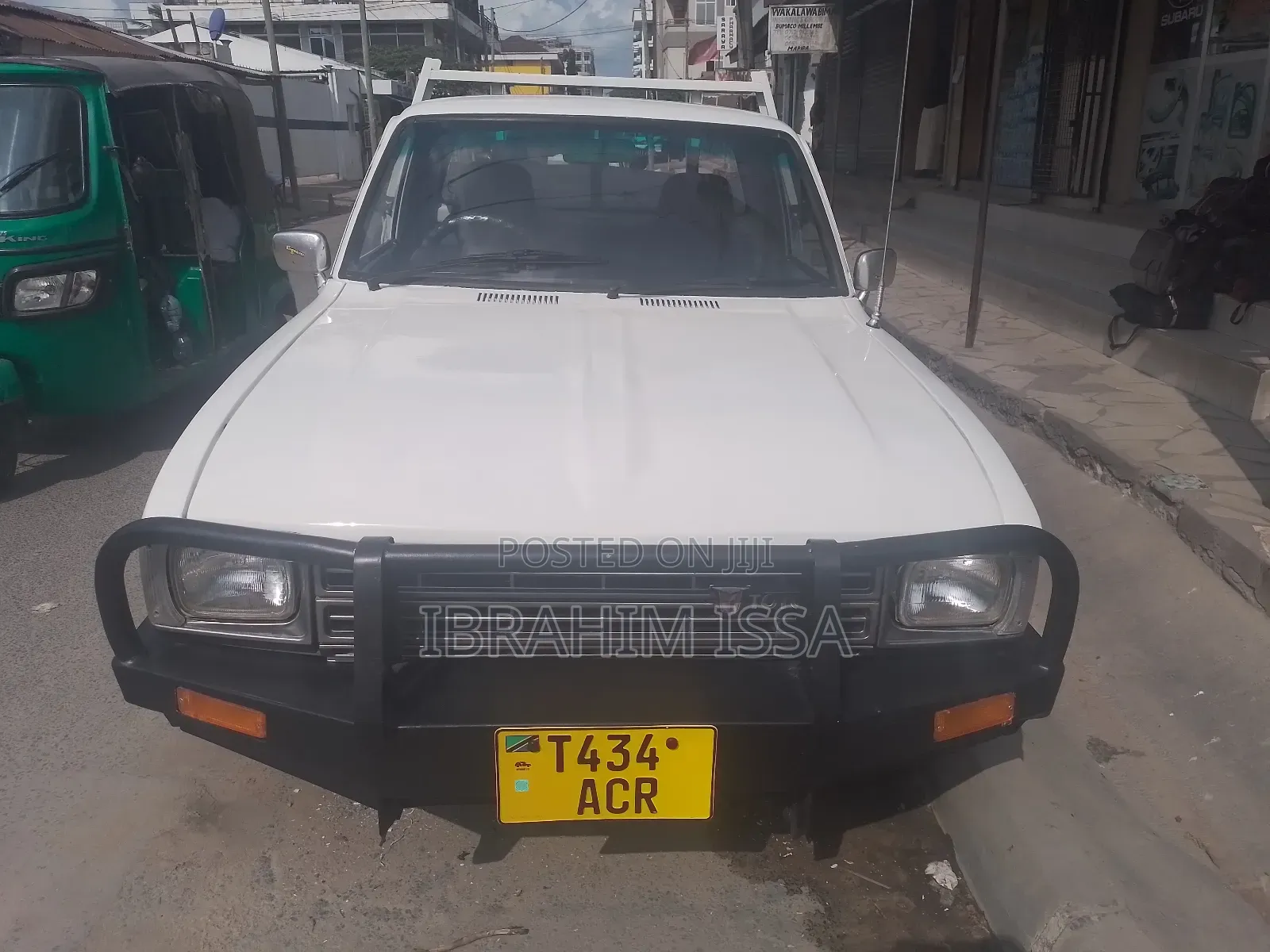 Toyota Hilux 2000 Pearl