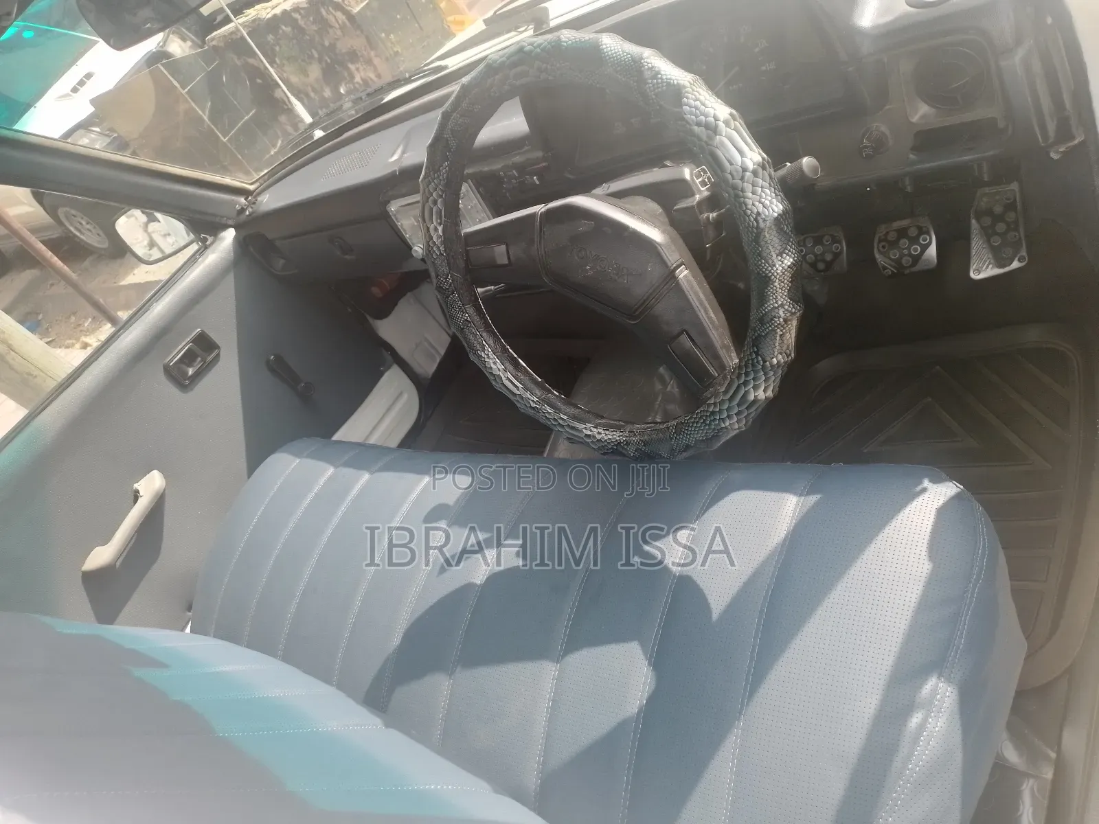 Toyota Hilux 2000 Pearl