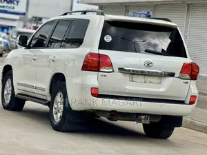 Toyota Land Cruiser 2012 White