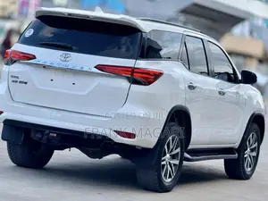 Toyota Fortuner 2018 White