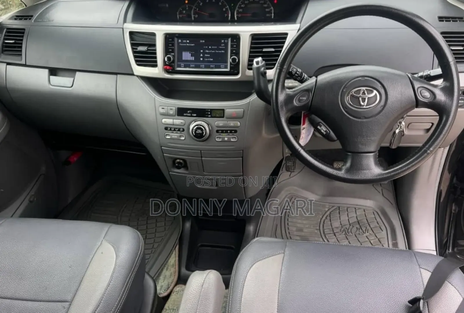 Toyota Noah 2004 Black