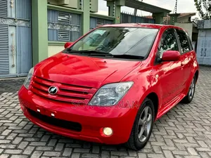 Toyota IST 2006 Red