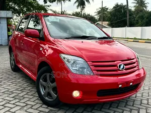 Toyota IST 2006 Red