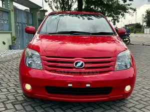Toyota IST 2006 Red