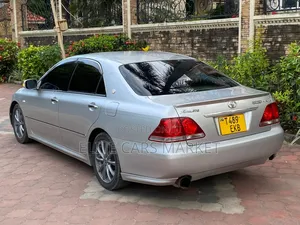 Toyota Crown 2006 Silver