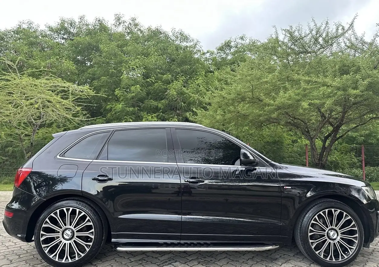 Audi Q5 2011 Black