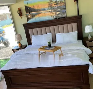 Kitanda Mbao Na Sofa