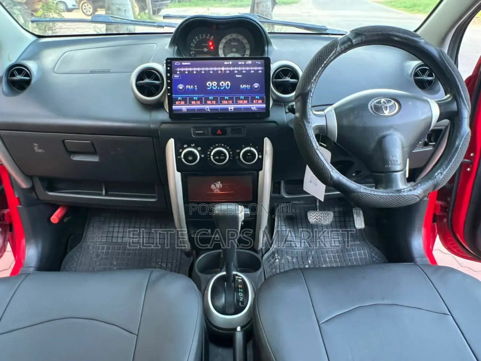 Toyota IST 2005 Red