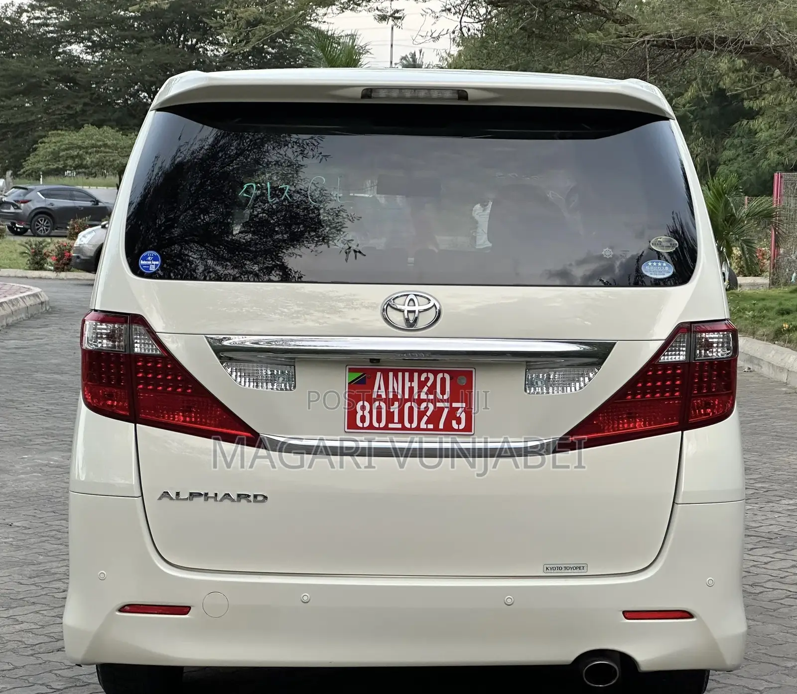 Toyota Alphard 2009 Off white
