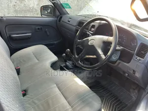Toyota Hilux 2003 White