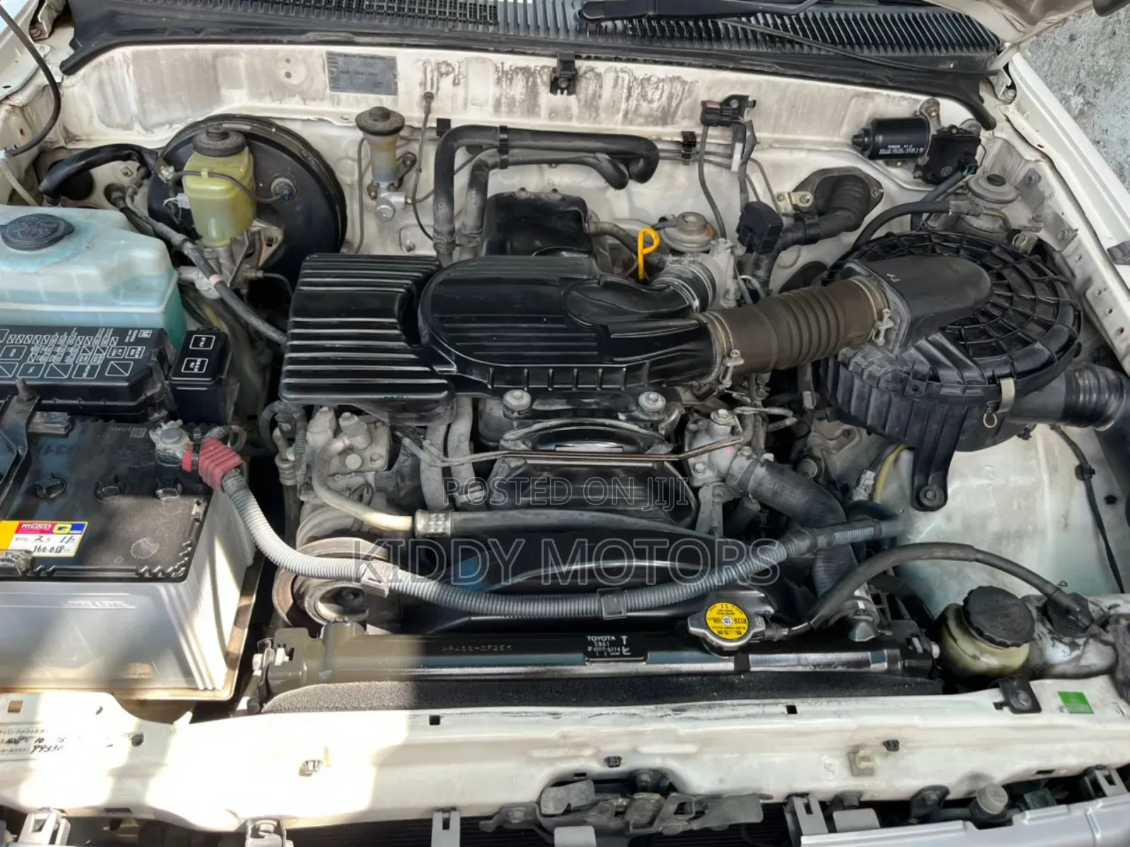 Toyota Hilux 2003 White