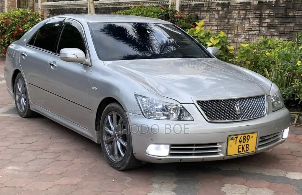 Toyota Crown 2006 Silver