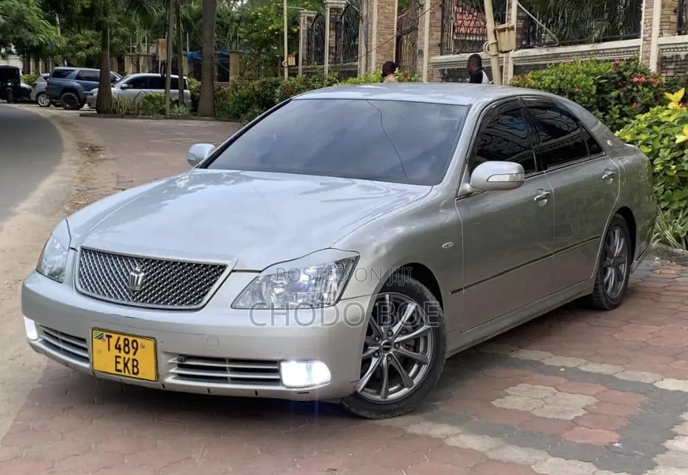Toyota Crown 2006 Silver