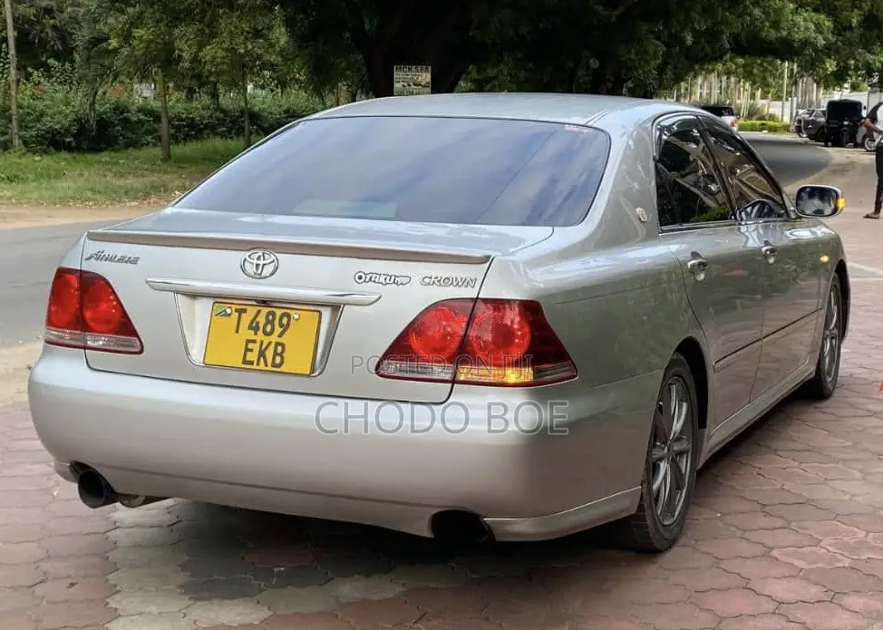 Toyota Crown 2006 Silver
