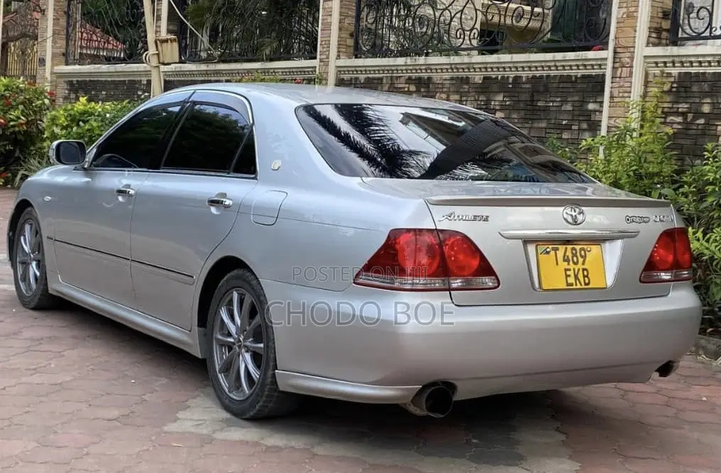 Toyota Crown 2006 Silver