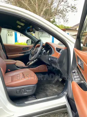 Toyota Harrier 2.0 2018 Pearl