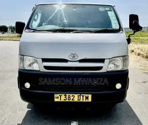 Photo - Toyota HiAce 2006 Silver