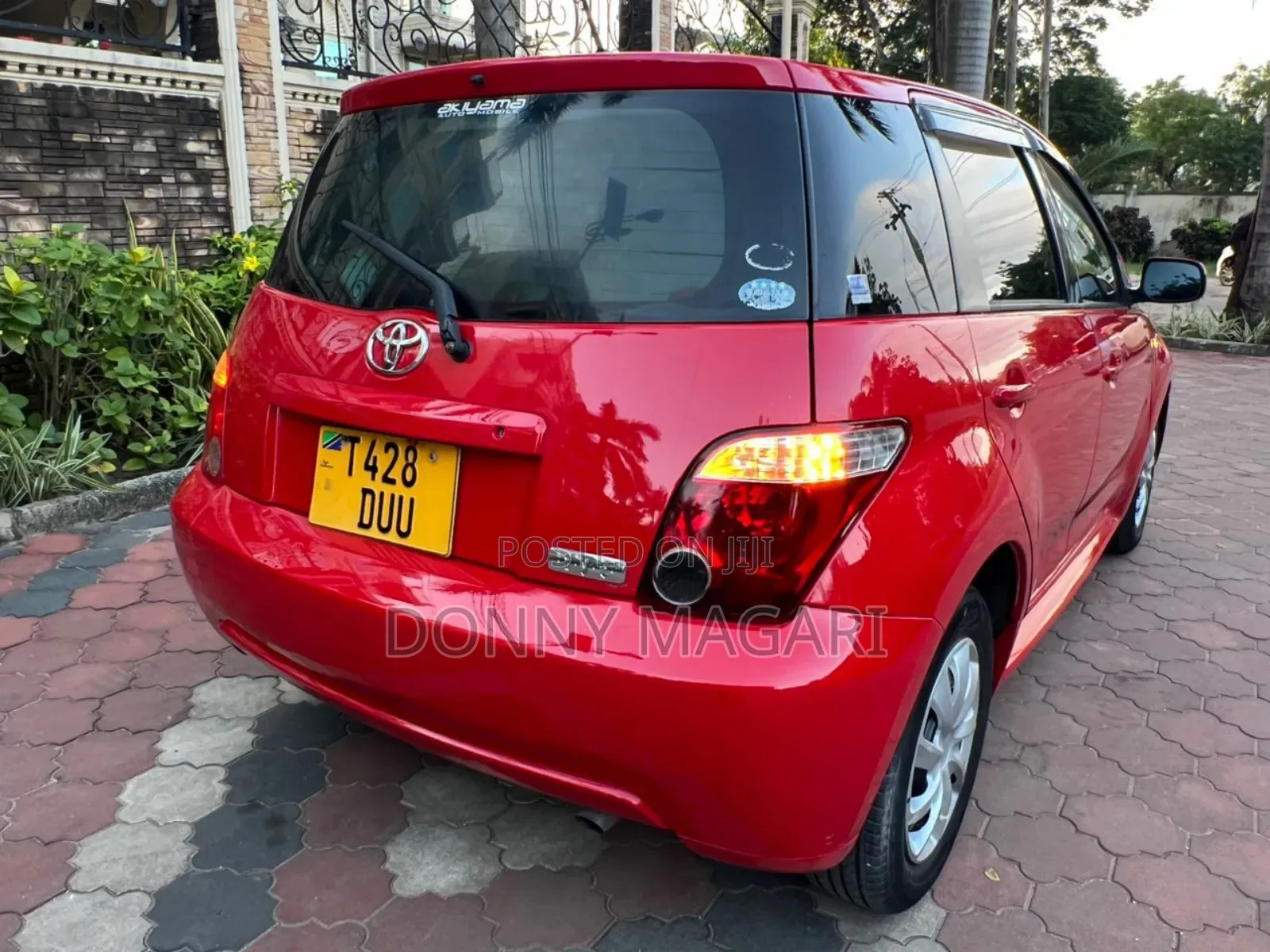 Toyota IST 2005 Red