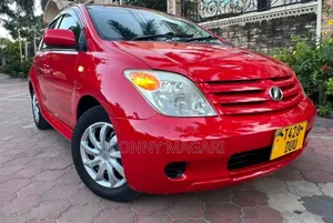 Toyota IST 2005 Red
